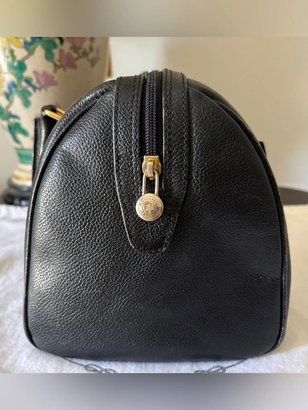 Authentic Vintage Burberrys Satchel Boston Bag Black Leather Nova Check 80-90s